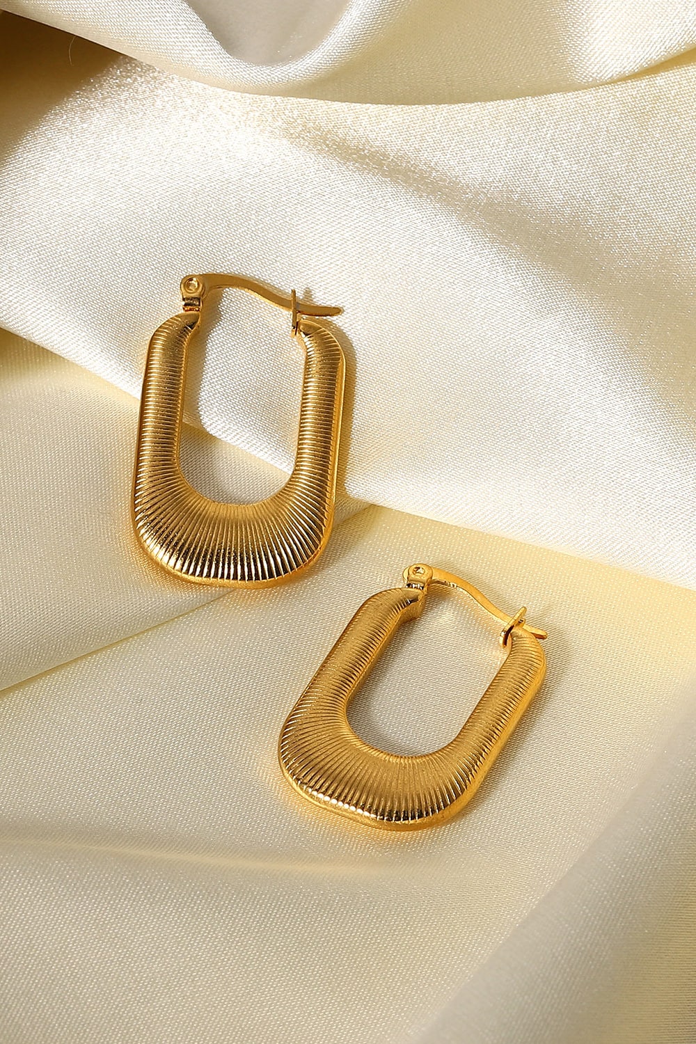 Gold Screw-Thread U-Shaped Hoop Earrings Secondary image