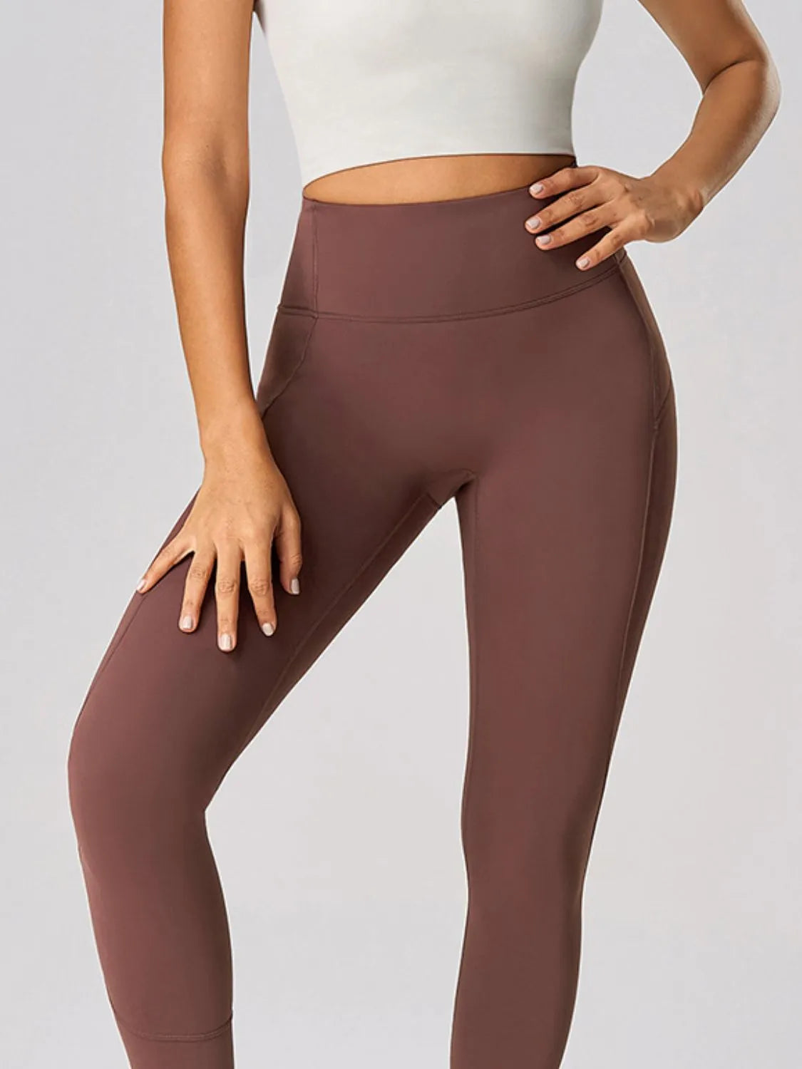 High-Waist Pocketed Active Leggings Secondary image