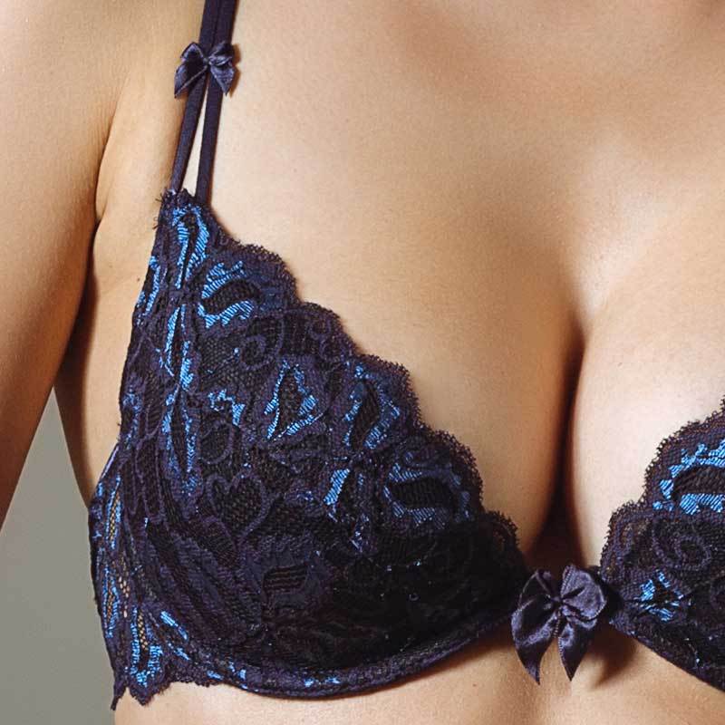 Lavinia Lace Plunge Push-Up Bra in Powder Pink